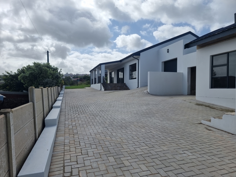 3 Bedroom Property for Sale in Dana Bay Western Cape